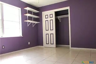 212 E Rosemary Dr, Seguin, TX 78155 - Photo 10