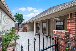 714 Cedar Pkwy, Seguin, TX 78155 - Photo 6