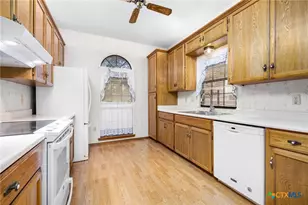 714 Cedar Pkwy, Seguin, TX 78155 - Photo 22