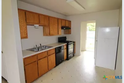 704 N 4th Street, Copperas Cove, TX 76522 - Photo 2