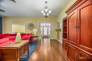 407 Robinson St, Edna, TX 77957 - Photo 8