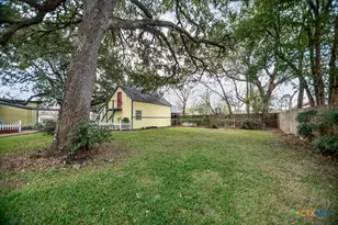 407 Robinson St, Edna, TX 77957 - Photo 34