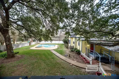 407 Robinson Street, Edna, TX 77957 - Photo 36