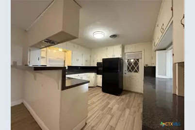 2301 McPherson Drive, Port Lavaca, TX 77979 - Photo 8