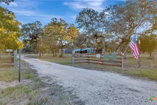 413 Private Rd 1051, Hallettsville, TX 77964 - Photo 1