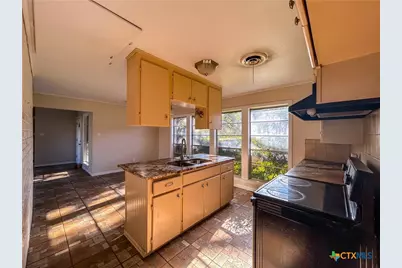 902 Joplin, Victoria, TX 77904 - Photo 18