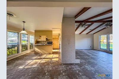 902 Joplin, Victoria, TX 77904 - Photo 6