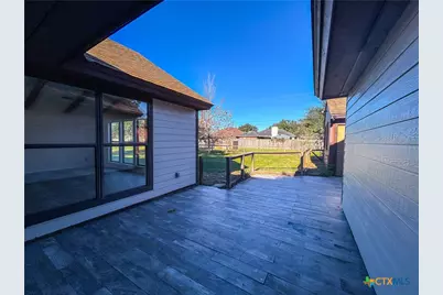 902 Joplin, Victoria, TX 77904 - Photo 32