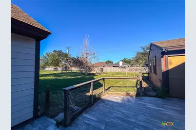 902 Joplin, Victoria, TX 77904 - Photo 32