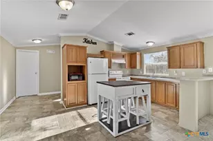 705 Peabody St, Edna, TX 77957 - Photo 8