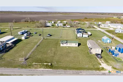 1306 W Ben Tindall Avenue, Seadrift, TX 77983 - Photo 14