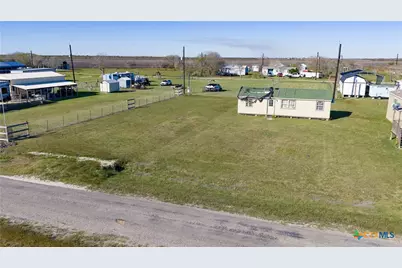 1306 W Ben Tindall Avenue, Seadrift, TX 77983 - Photo 10
