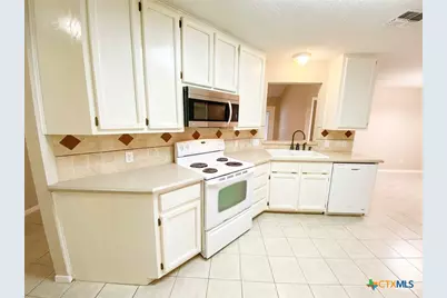 209 Ashland Creek, Victoria, TX 77901 - Photo 8