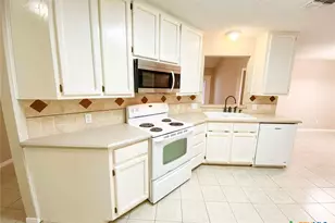 209 Ashland Creek, Victoria, TX 77901 - Photo 8