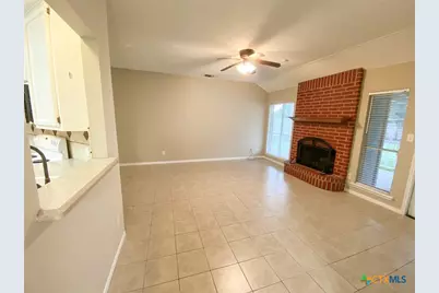 209 Ashland Creek, Victoria, TX 77901 - Photo 6
