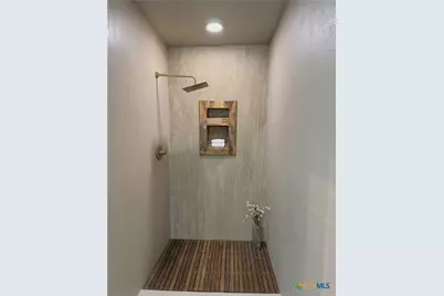 786 S Castell Avenue #G, New Braunfels, TX 78130 - Photo 8