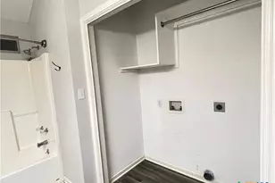 704 Pennsylvania Ave, Victoria, TX 77904 - Photo 12