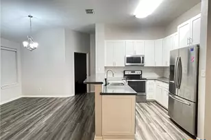 704 Pennsylvania Ave, Victoria, TX 77904 - Photo 6