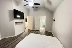 704 Pennsylvania Ave, Victoria, TX 77904 - Photo 14