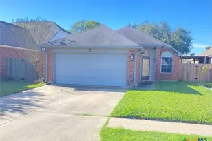 704 Pennsylvania Ave, Victoria, TX 77904 - Photo 1