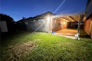 704 Pennsylvania Ave, Victoria, TX 77904 - Photo 2