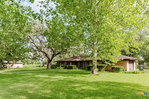 1209 Moss Ln, Cuero, TX 77954 - Photo 36