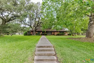 1209 Moss Ln, Cuero, TX 77954 - Photo 2