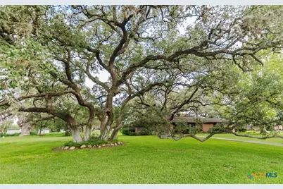 1209 Moss Lane, Cuero, TX 77954 - Photo 8