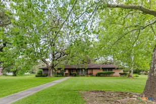 1209 Moss Ln, Cuero, TX 77954 - Photo 6