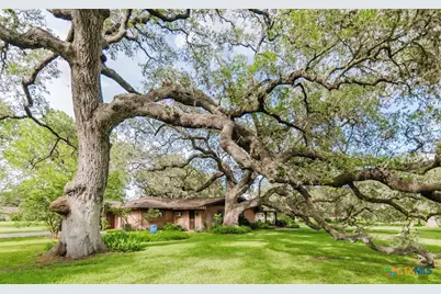 1209 Moss Lane, Cuero, TX 77954 - Photo 14