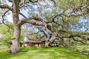 1209 Moss Ln, Cuero, TX 77954 - Photo 14