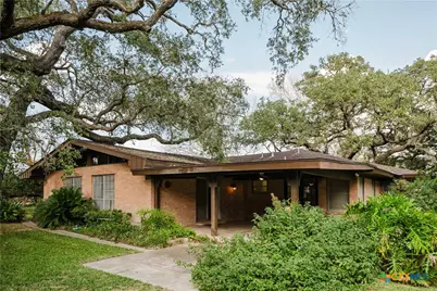 1209 Moss Lane, Cuero, TX 77954 - Photo 12