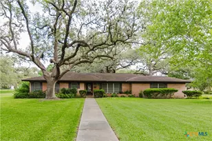 1209 Moss Ln, Cuero, TX 77954 - Photo 2