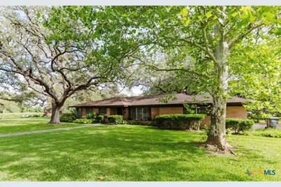 1209 Moss Lane, Cuero, TX 77954 - Photo 16