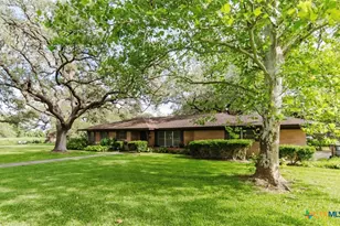 1209 Moss Ln, Cuero, TX 77954 - Photo 16