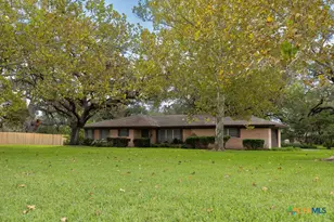 1209 Moss Ln, Cuero, TX 77954 - Photo 2