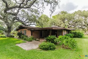 1209 Moss Ln, Cuero, TX 77954 - Photo 6