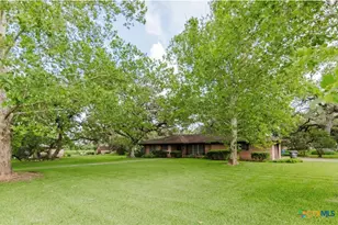 1209 Moss Ln, Cuero, TX 77954 - Photo 34