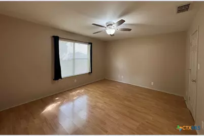 102 Clydesdale Lane, Victoria, TX 77904 - Photo 4