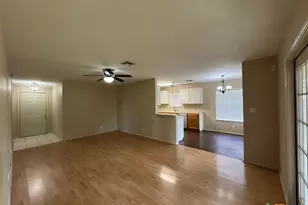 102 Clydesdale Ln, Victoria, TX 77904 - Photo 2