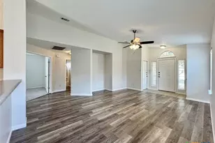 916 Gentry Dr, Leander, TX 78641 - Photo 6