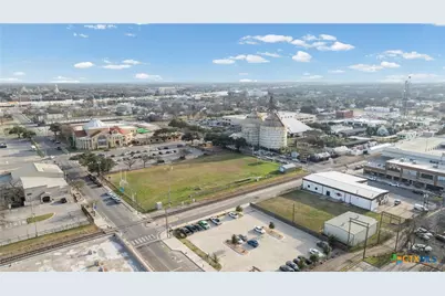 219 S 4th Street #608, Waco, TX 76701 - Photo 38