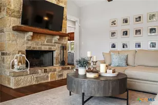 1665 Sunflower Trail, Luling, TX 78648 - Photo 12