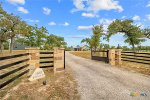 1665 Sunflower Trail, Luling, TX 78648 - Photo 2