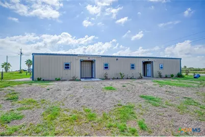 1233 N Ocean Drive, Port Lavaca, TX 77979 - Photo 1