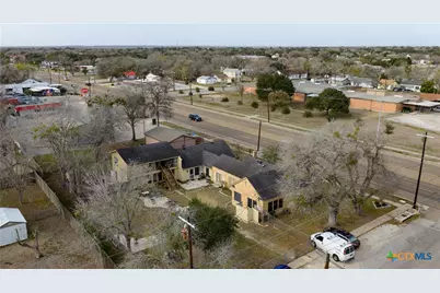 613 E Broadway Street #5, Cuero, TX 77954 - Photo 32
