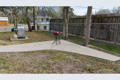 613 E Broadway Street #5, Cuero, TX 77954 - Photo 28