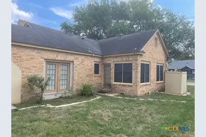 613 E Broadway Street #5, Cuero, TX 77954 - Photo 8