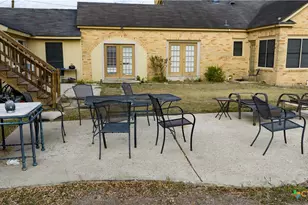 613 E Broadway St, Cuero, TX 77954 - Photo 26