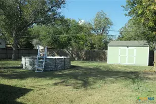 231 S Evie St, Bartlett, TX 76511 - Photo 2